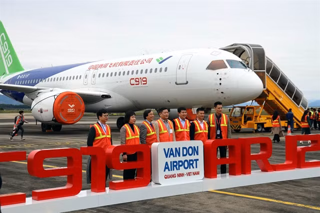 One of the COMAC aircraft on display. — VNA/VNS Photo Đức Hiếu