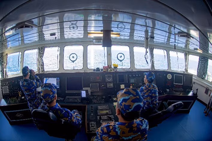 The young soldiers have full knowledge and experience in operating and mastering the modern equipment on the ship.