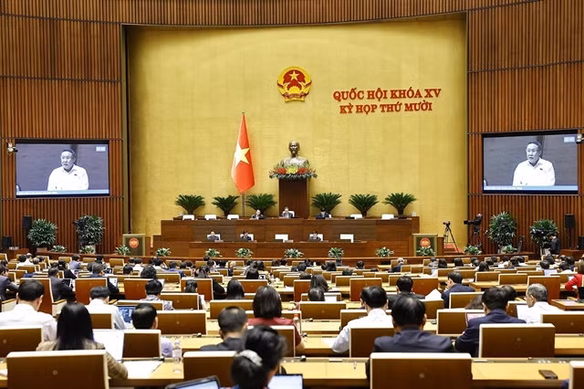 The National Assembly discusses the amendment to the Law on Investment on Thursday. — VNA/VNS Photo Doãn Tấn