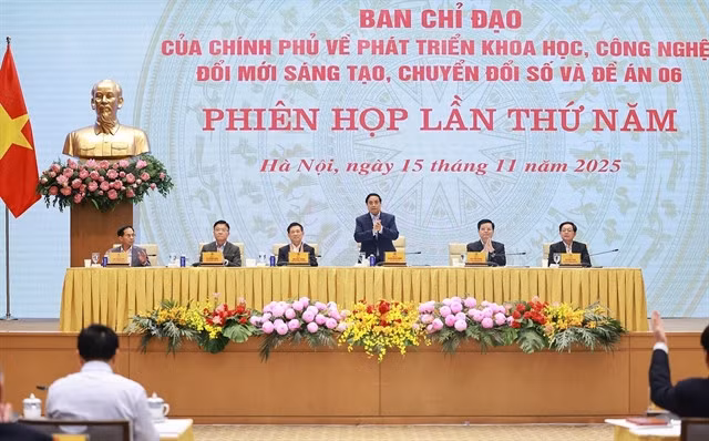 Prime Minister Phạm Minh Chính chairs the fifth meeting of the Government’s Steering Committee for science, technology, innovation, digital transformation and Project 06. VNA/VNS Photo