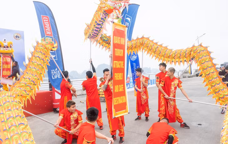 Image: Departure ceremony