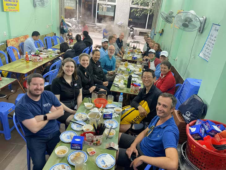 Image: Race Crew enjoy the local delicacies