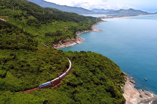 Railway sector eyes brighter future hinh anh 1