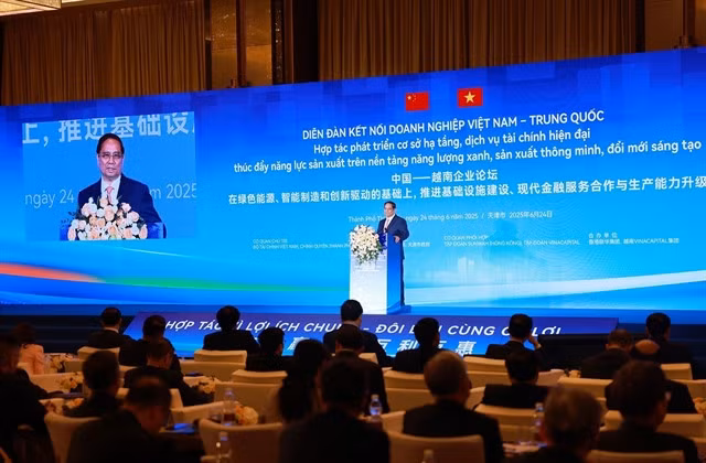 Prime Minister Phạm Minh Chính at the Việt Nam–China Business Connection Forum in Tianjin on June 24. — VNA/VNS Photo Dương Giang