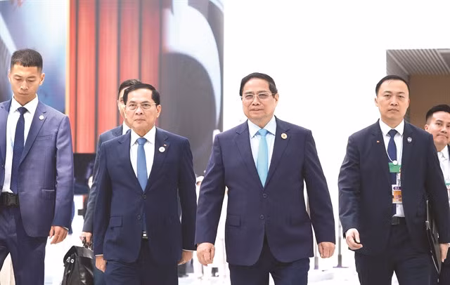 Prime Minister Chính and Vietnamese government officials attend the Opening Plenary of the 16th Annual Meeting of the New Champions.