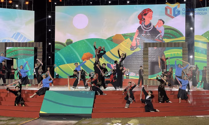 14 impressive performances reflect the beauty of the homeland, the country’s spirit, and Quang Ninh’s dynamic development