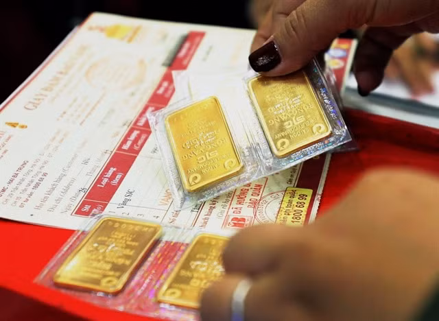 A gold shop in Ha Noi. Việt Nam’s gold market has suffered from a shortage of gold for many years. VNA/VNS Photo