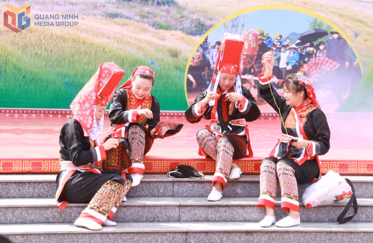 Trình diễn nghệ thuật thêu