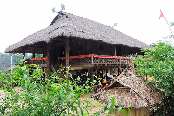 The Thai ethnic village has an area of 0.46 ha, of which the construction area is 437.84m2.