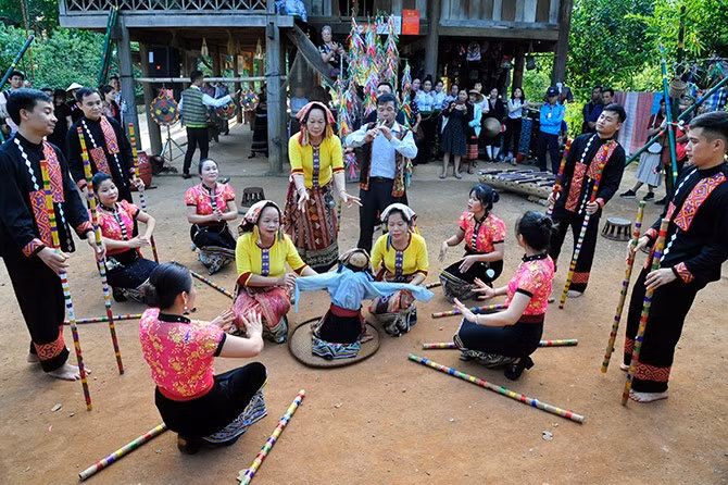 In their life and beliefs, Thai people have preserved many festivals with the participation of the community.