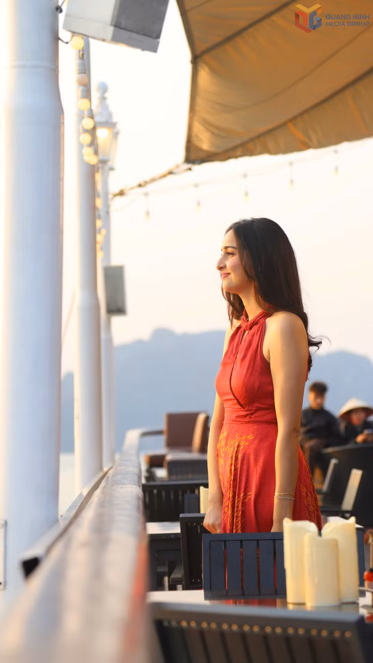 Bollywood star Sadia Khateeb features prominently in the film.