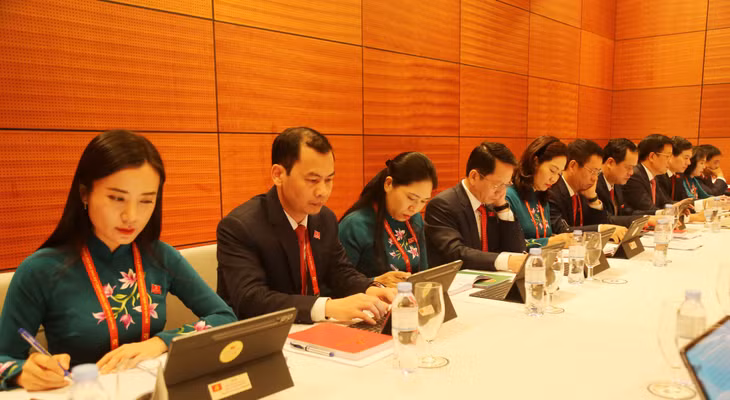 Activities of the Quang Ninh Delegation at the 14th National Party Congress ảnh 16