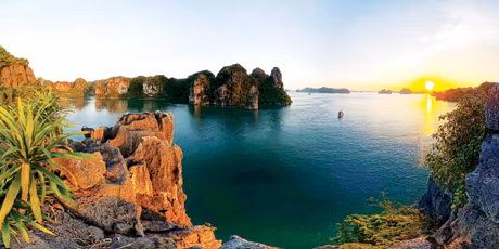 Bai Tu Long Bay