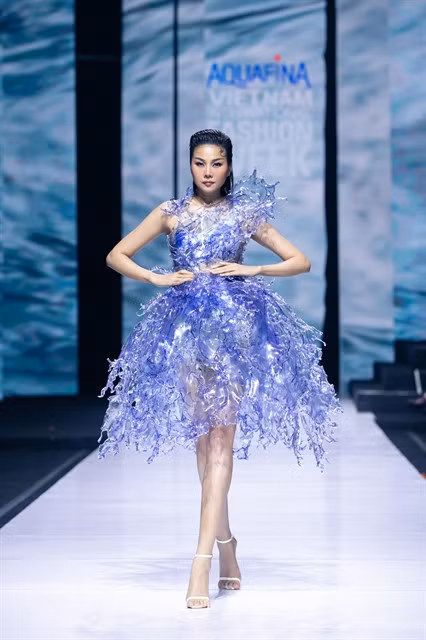 Vietnamese model Thanh Hằng with one of Khanh’s creations collection.