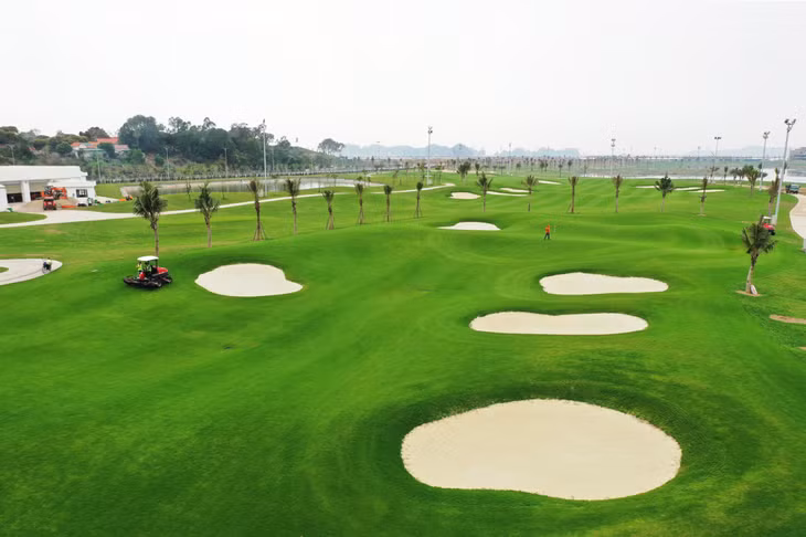 Tuan Chau Golf Course