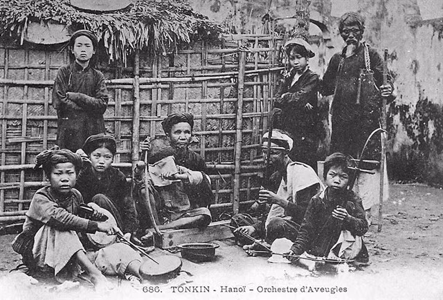 A band of blind buskers in the north of Việt Nam (19th century).