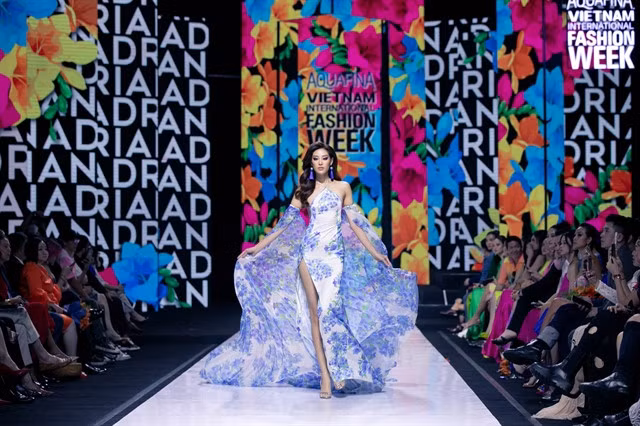 Miss Universe Vietnam 2019 Nguyễn Trần Khánh Vân sports a “Lãng Du” creation. — Photo courtesy
