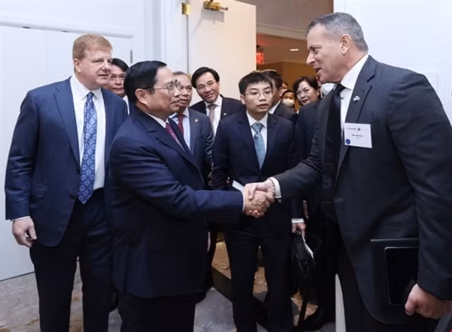 Prime Minister Phạm Minh Chính meets US investors and business leaders in Washington DC on May 12 (US time).