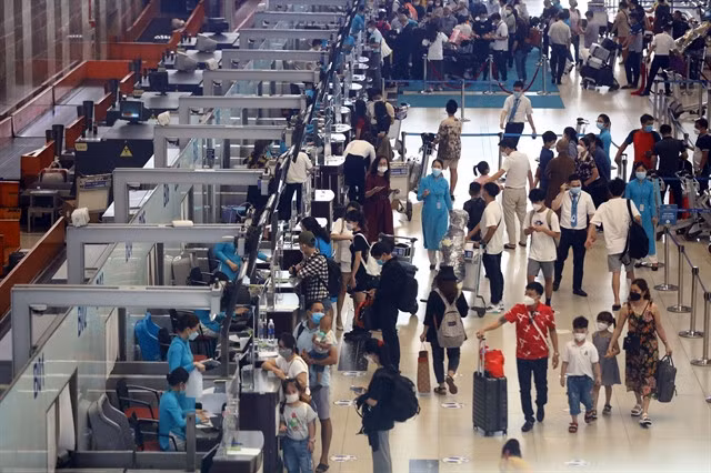 Check-in counters at Nội Bài Airport, Hà Nội.