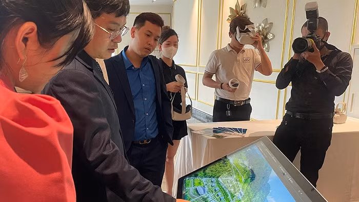 Visitors experience a destination by 360-degree image digitisation technology.
