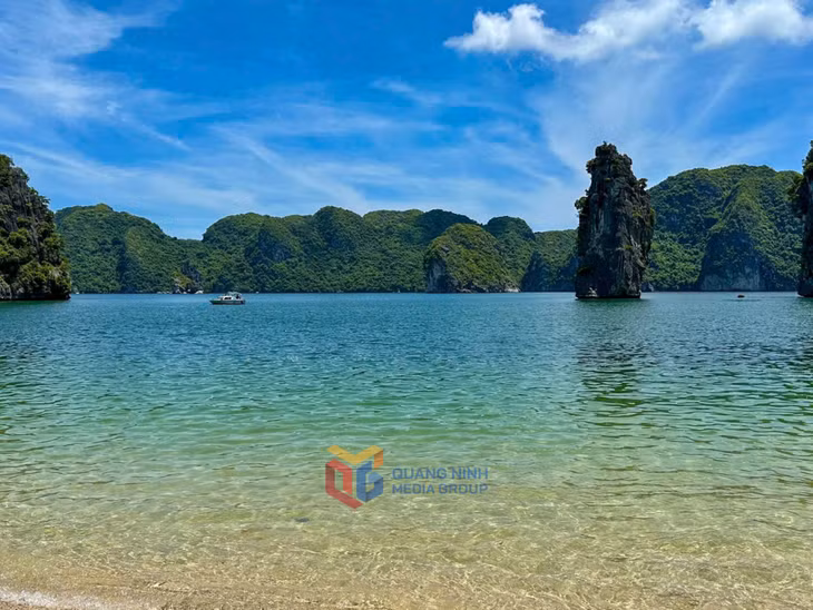 Ha Long Bay is home to thousands of islands and limestone karsts in a wide variety of shapes and forms.