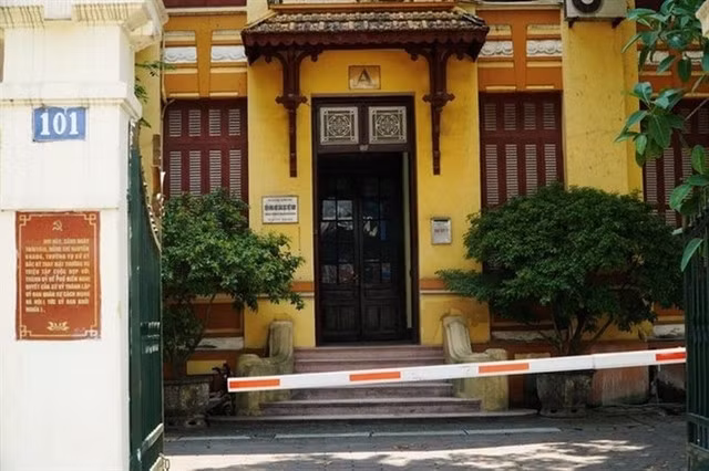 During the August Revolution, it served as the headquarters of the Hà Nội Revolutionary Military Committee. — Photo vietnamplus.vn