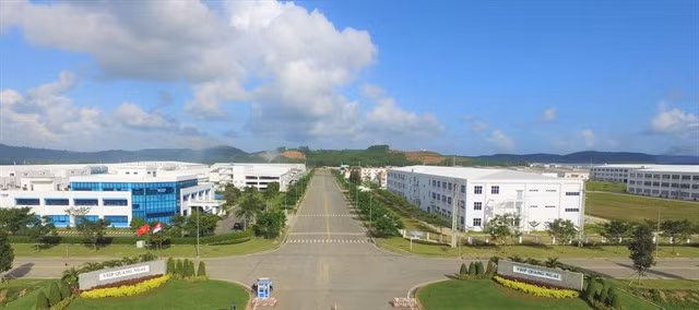 A view from the Việt Nam-Singapore Industrial Park (VSIP) Quảng Ngãi in Sơn Tịnh District of Quảng Ngãi Province. The industrial park is a successful investment project in the province. Photo courtesy of VSIP Quãng Ngãi