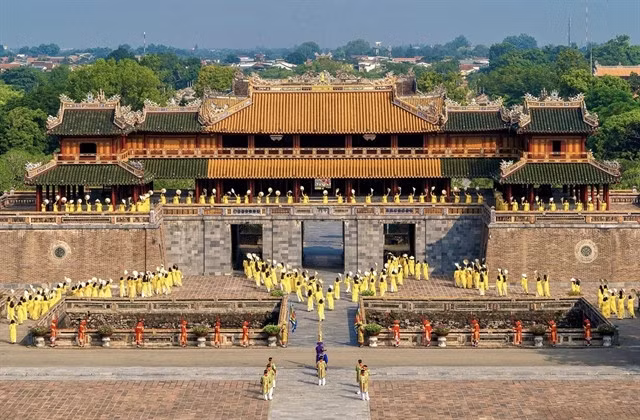 The Complex of Huế Monuments. — Photo vietsensetravel.com