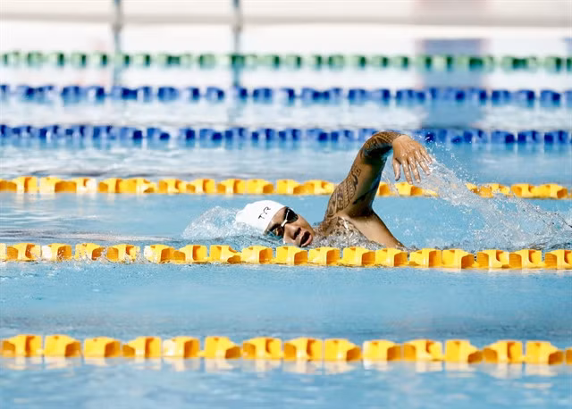 Võ Huỳnh Anh Khoa secures the first gold medal for Việt Nam in swimming. He won the men's 400m freestyle S8 event. VNS Photo Thái Dương