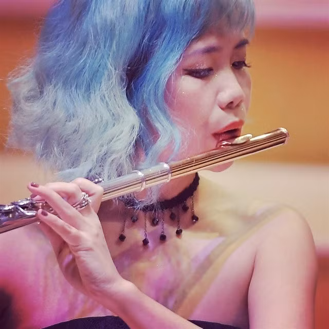 The creation of Hương's artworks is guided with her intuition and passion for art, similarly to the way she plays the flute. Photo courtesy of the artist