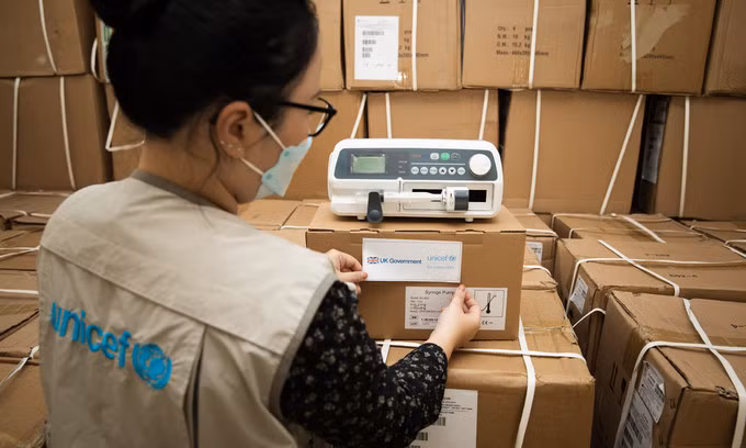 Vietnam receives post-pandemic help from UK, UNICEF