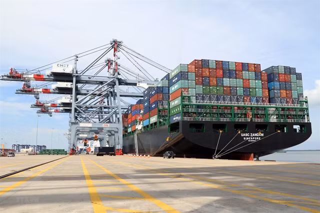 The total value of Vietnamese imports and exports reached US$3.05 billion in the nine days of the Tết holiday.
