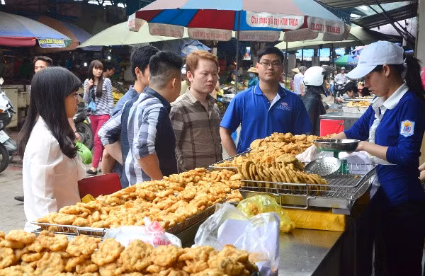 Halong squid pies (cha muc) has long been renowned for their alluring savour and distinctive taste.