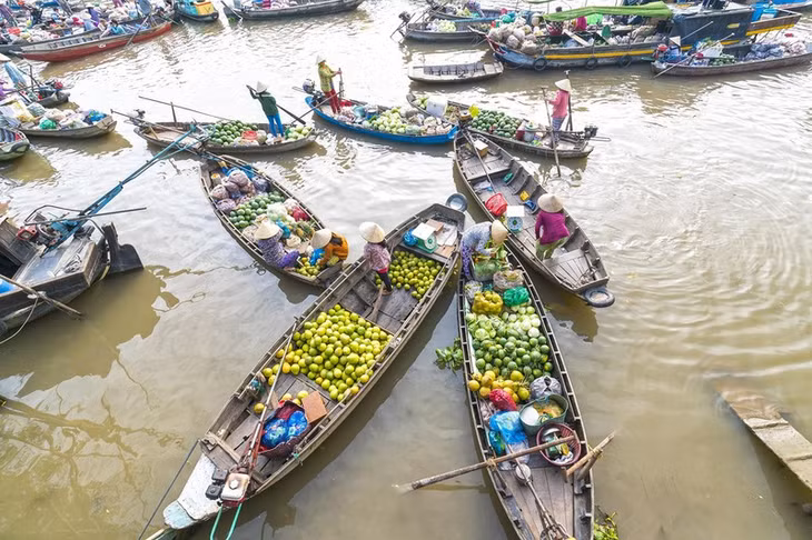 The Mekong River's famous floating markets (Shutterstock)