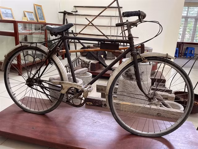 The bicycle that the State granted to the former chairman of the Yên Mỹ Commune People’s Committee. — Photo laodong.vn