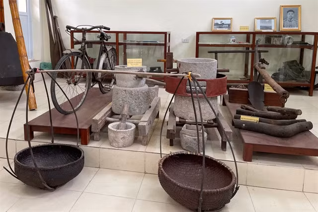 Hundreds of antique objects have been donated by residents in Yên Mỹ Commune in Thanh Trì District to transform the commune’s Memorial House into a museum.