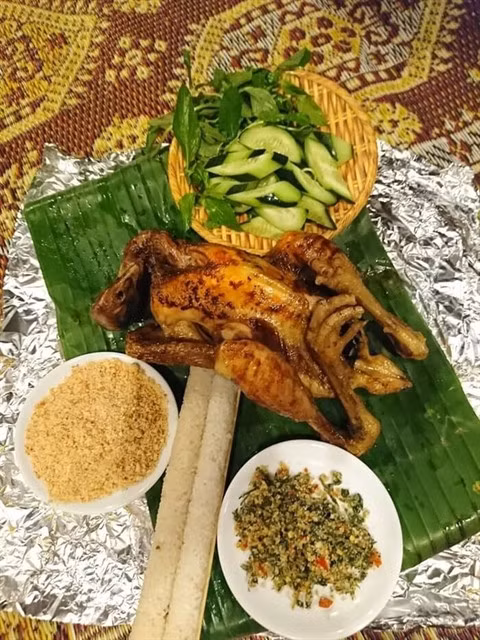 Unique cuisine of the Mơ Nâm people in Kon Pring village. Photo: luhanhvietnam.com.vn