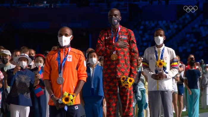 Fireworks light up Tokyo as Japan take its Olympic bow ảnh 18