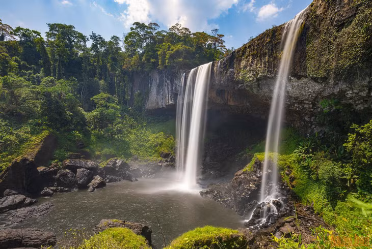 Getting to the Hang En Waterfall is a challenge as travellers have to negotiate a two-day journey on the dangerous jungle path.
