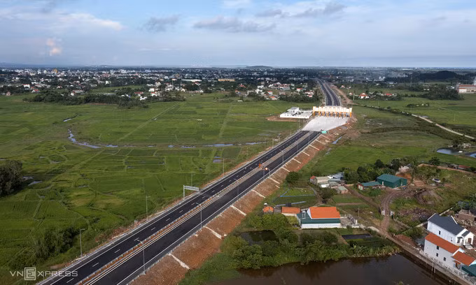 Expressway between Ha Long Bay and China border completed