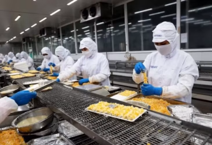 Shrimp processed for export at a factory in HCM City. — VNA/VNS Photo Hồng Đạt