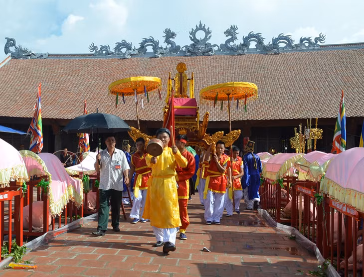 Tra Co Communal House