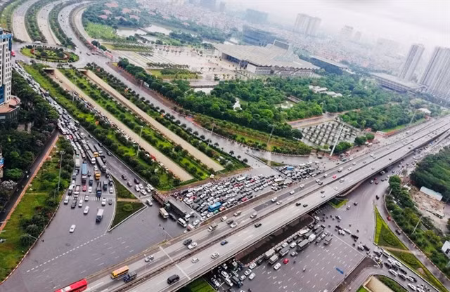 Speeding up public investment and increasing the socio-economic efficiency of public-invested projects, especially in infrastructure development, is critical to stimulating economic growth.