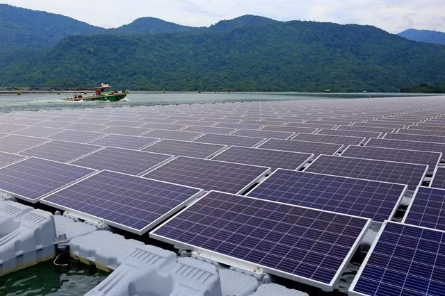 A floating solar farm in the southern province of Bình Thuận. VNA/VNS Photo Ngọc Hà