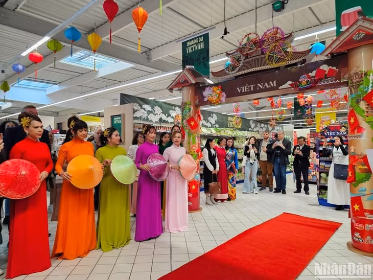Vietnamese Goods Week opens in France (Photo: NDO)