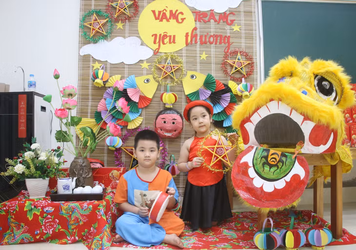 Children look adorable in traditional costumes.