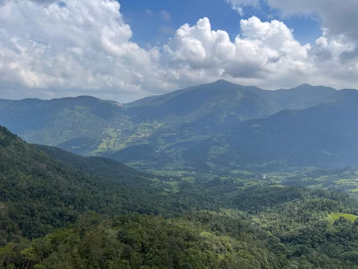 Núi rừng Quảng Nam Châu.