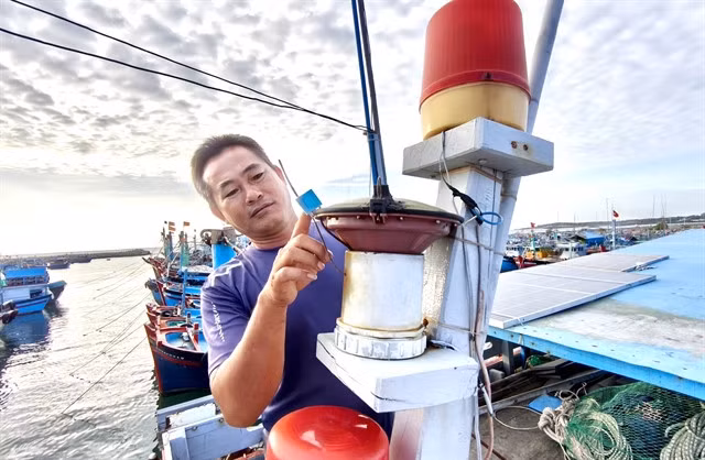 Vessel monitoring system (VMS) equipment installed on a fishing boat belonging to fishermen in Vĩnh Hải Commune, Khánh Hoà Province. VNA/VNS Photo Nguyễn Thành