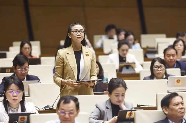 Trịnh Thị Tú Anh, a delegate from Lâm Đồng Province at the discussion. — VNA/VNS Photos