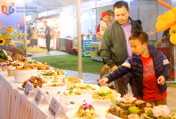 Visiting local attractions while savoring delicious cuisine and regional specialties is increasingly becoming an appealing choice for travelers on their journeys.